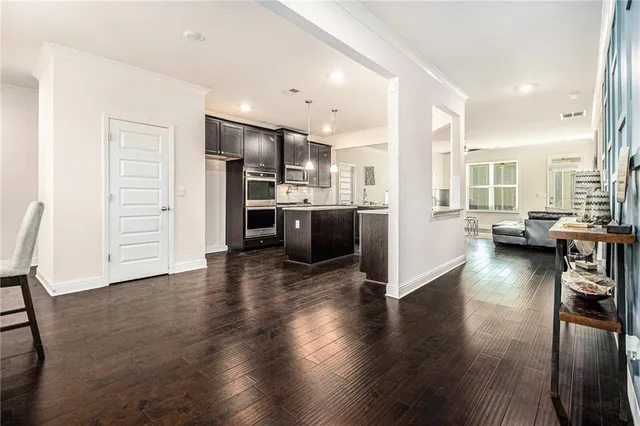 a view of a living room kitchen and a kitchen