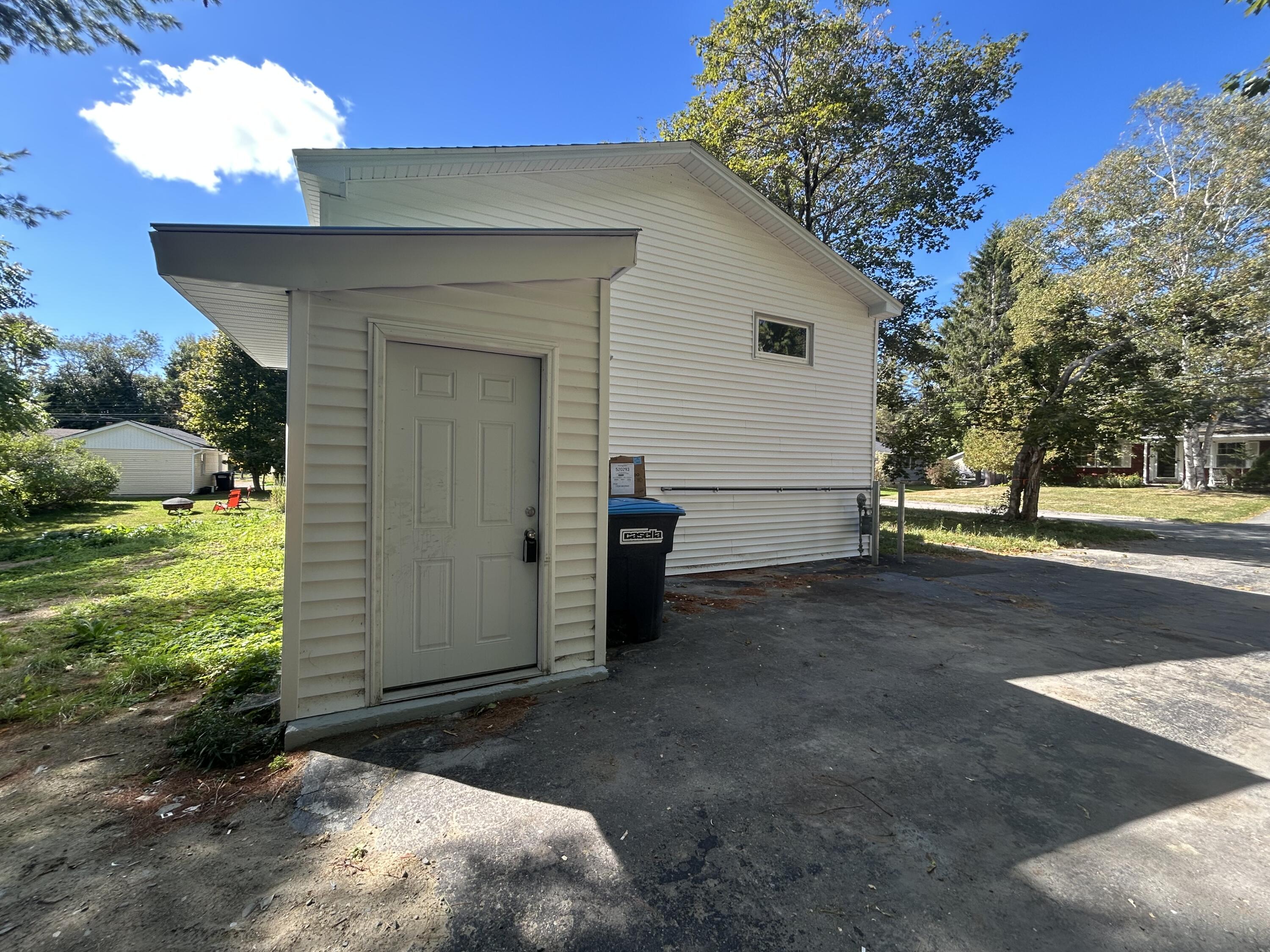 5 Pinewood Street Orono, ME 04473 - Photo 8 of 36 IMG_1573