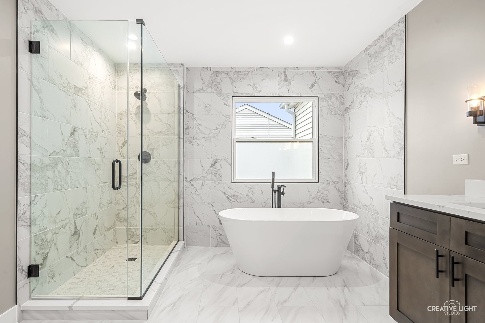 1472 Misty Lane Bolingbrook, IL 60490 - Photo 23 of 40 a view of a bathtub in a bathroom