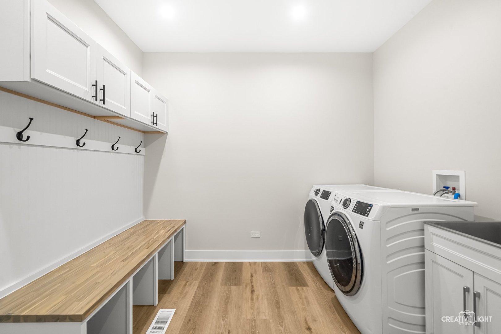 1472 Misty Lane Bolingbrook, IL 60490 - Photo 31 of 40 a utility room with dryer and washer