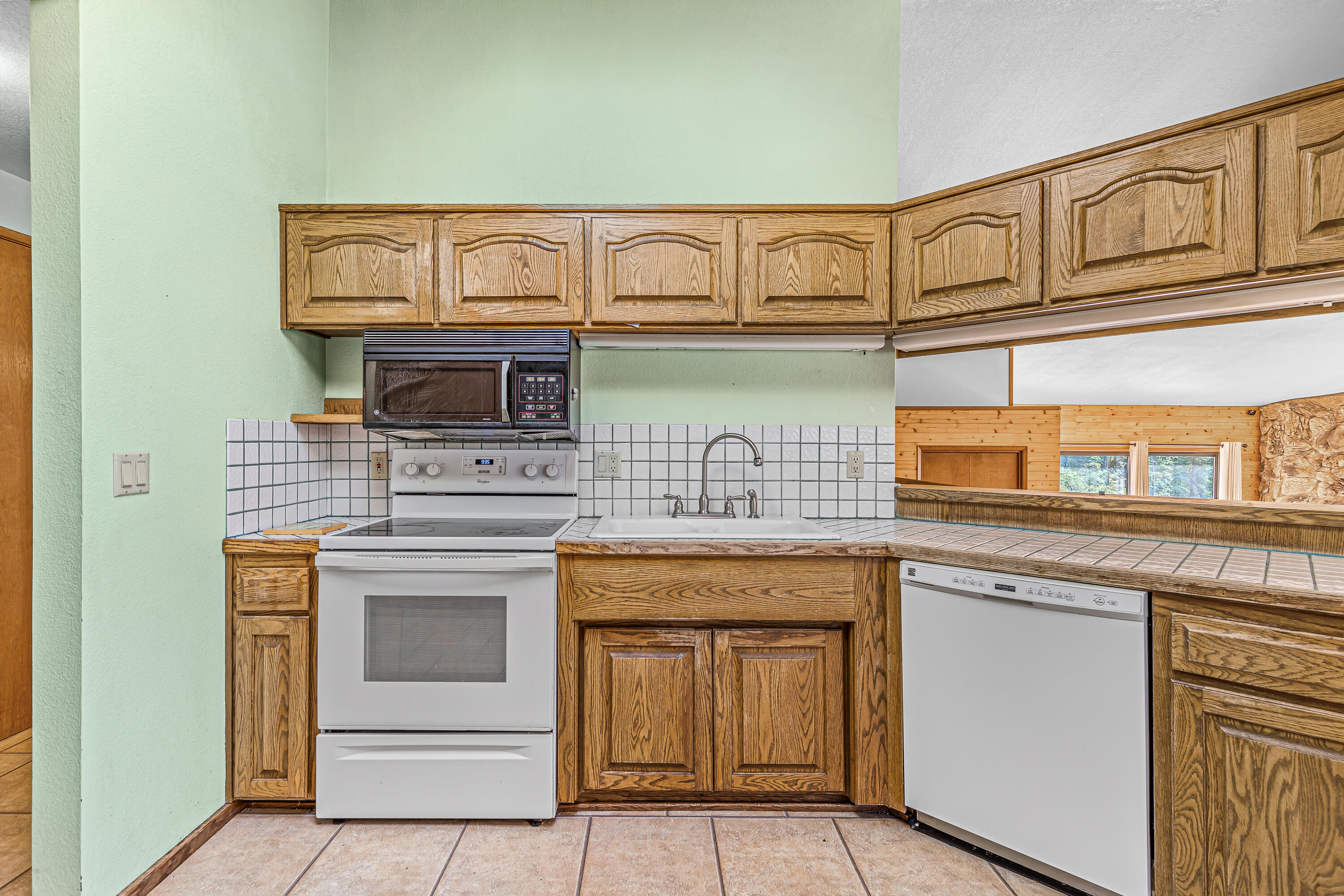 1306 Lewis Road Prospect, OR 97536 - Photo 10 of 66 9R9A9768