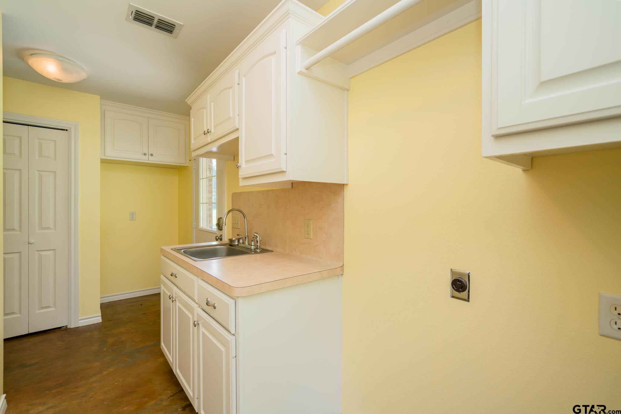 3460 Hawk Road Diana, TX 75640 - Photo 10 of 40
