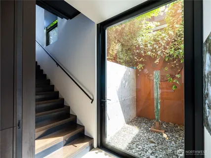 $9,800,000 | 3310 East Laurelhurst Drive Northeast, Seattle, WA 98105