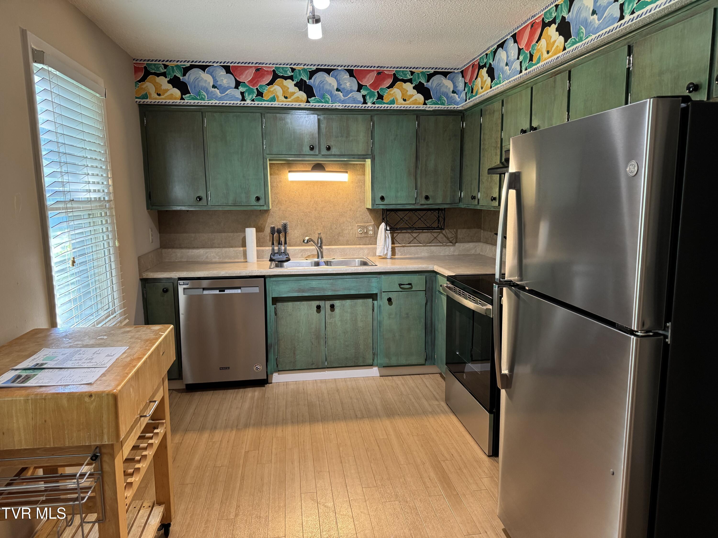 2121 Hickory Springs Road, Unit 2121 Johnson City, TN 37604 - Photo 3 of 54 Matching Kitchen