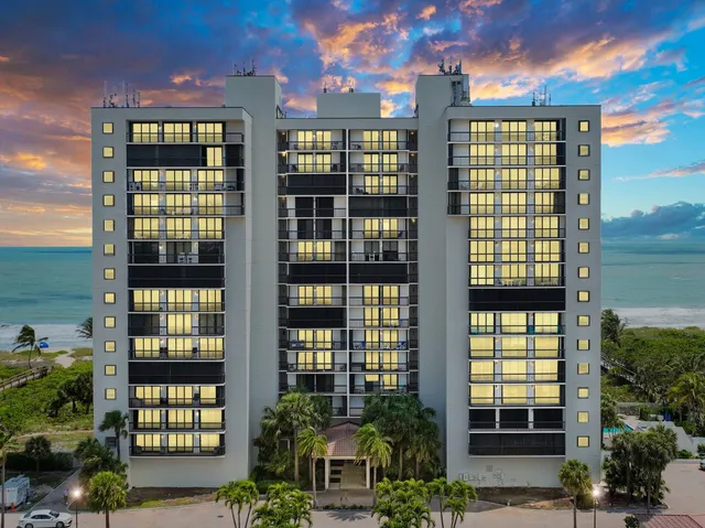 a view of a large multi story building