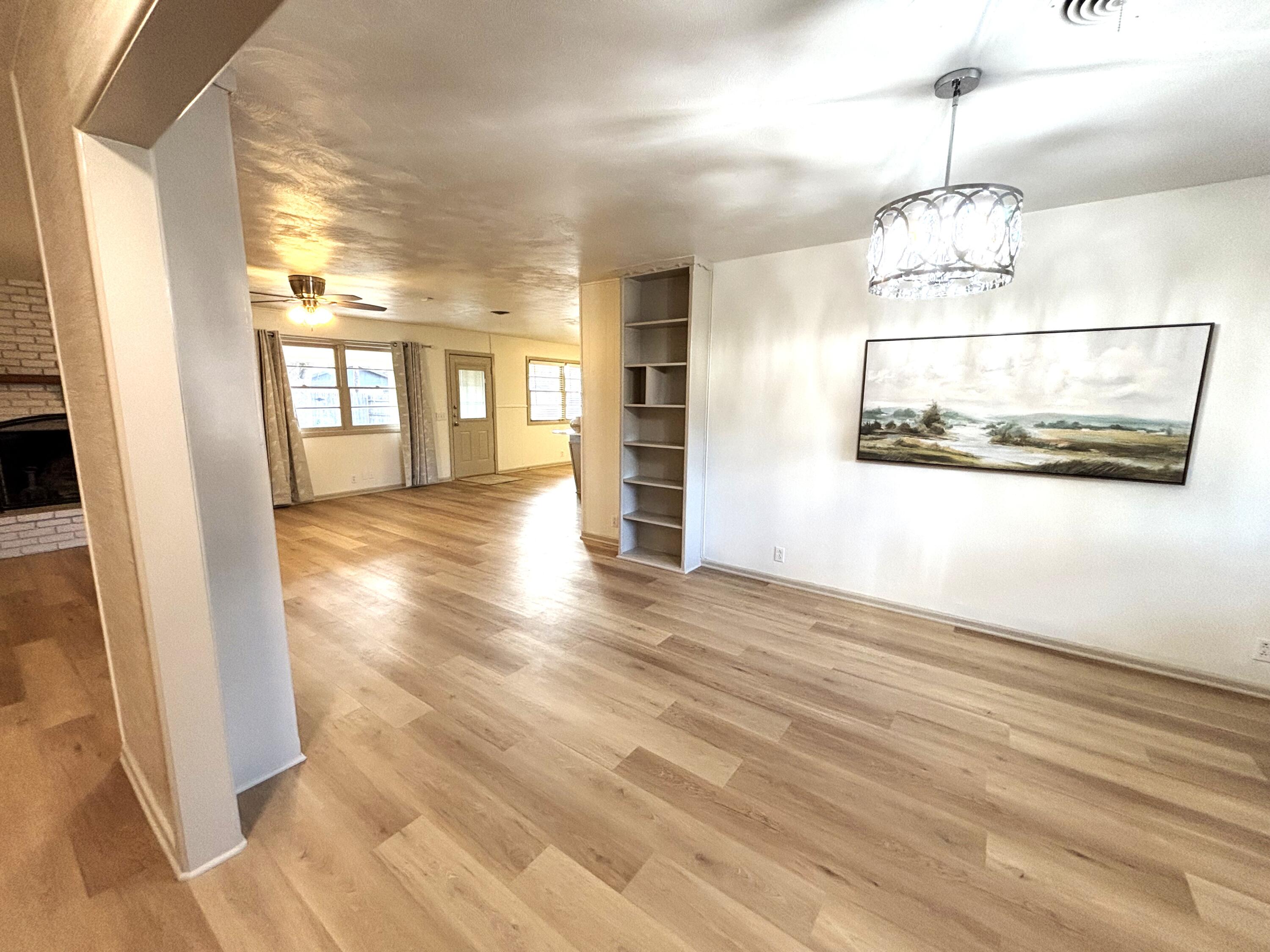 3415 58th Street Lubbock, TX 79413 - Photo 7 of 40 living room or dining