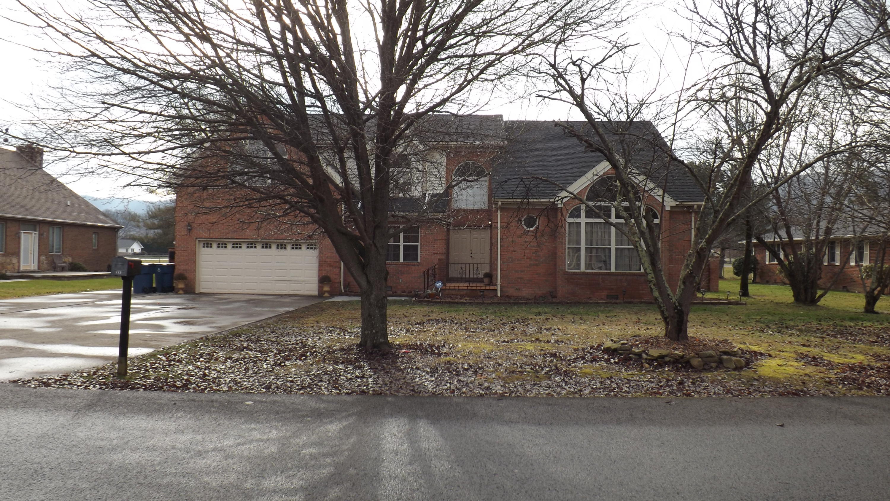 113 Twin Acres Road Middlesboro, KY 40965 - Photo 3 of 11 DSCF6493