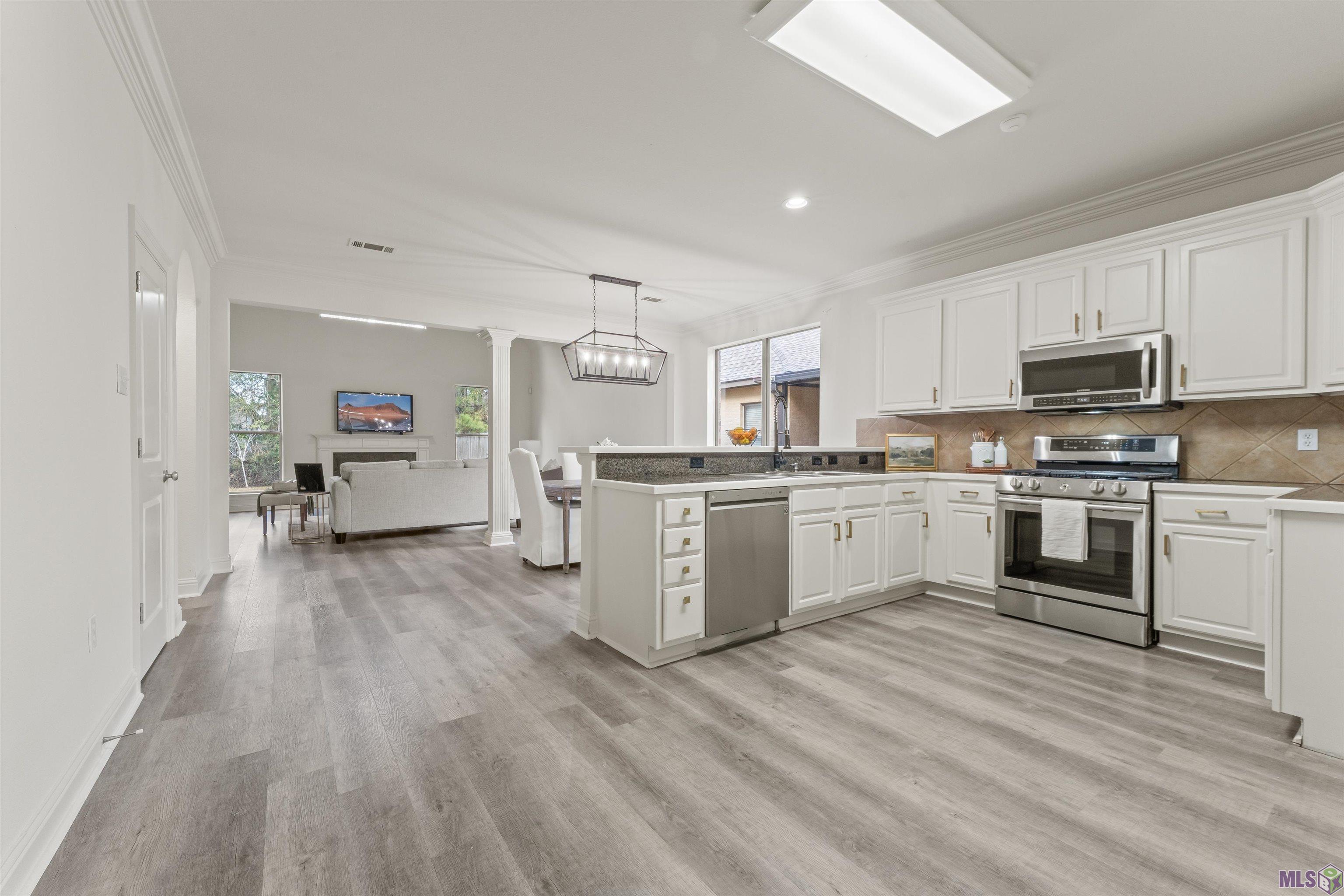 3306 Grassy Lake Drive Baton Rouge, LA 70816 - Photo 3 of 23