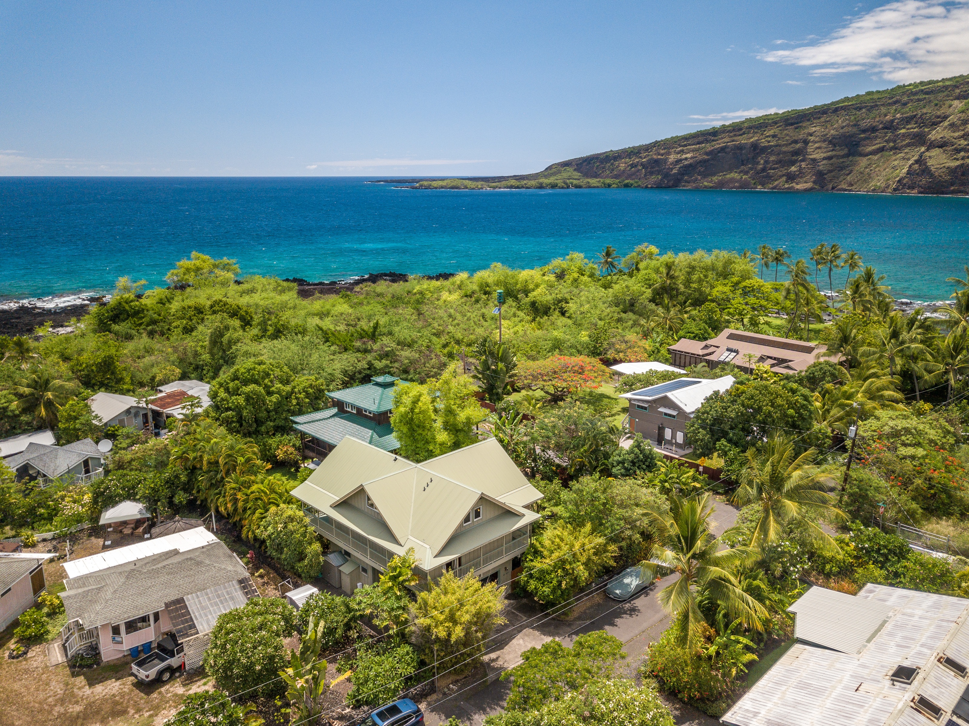 82-6289 Kahauloa Road Captain Cook, HI 96704 - Photo 29 of 29 an aerial view of a house with a lake view