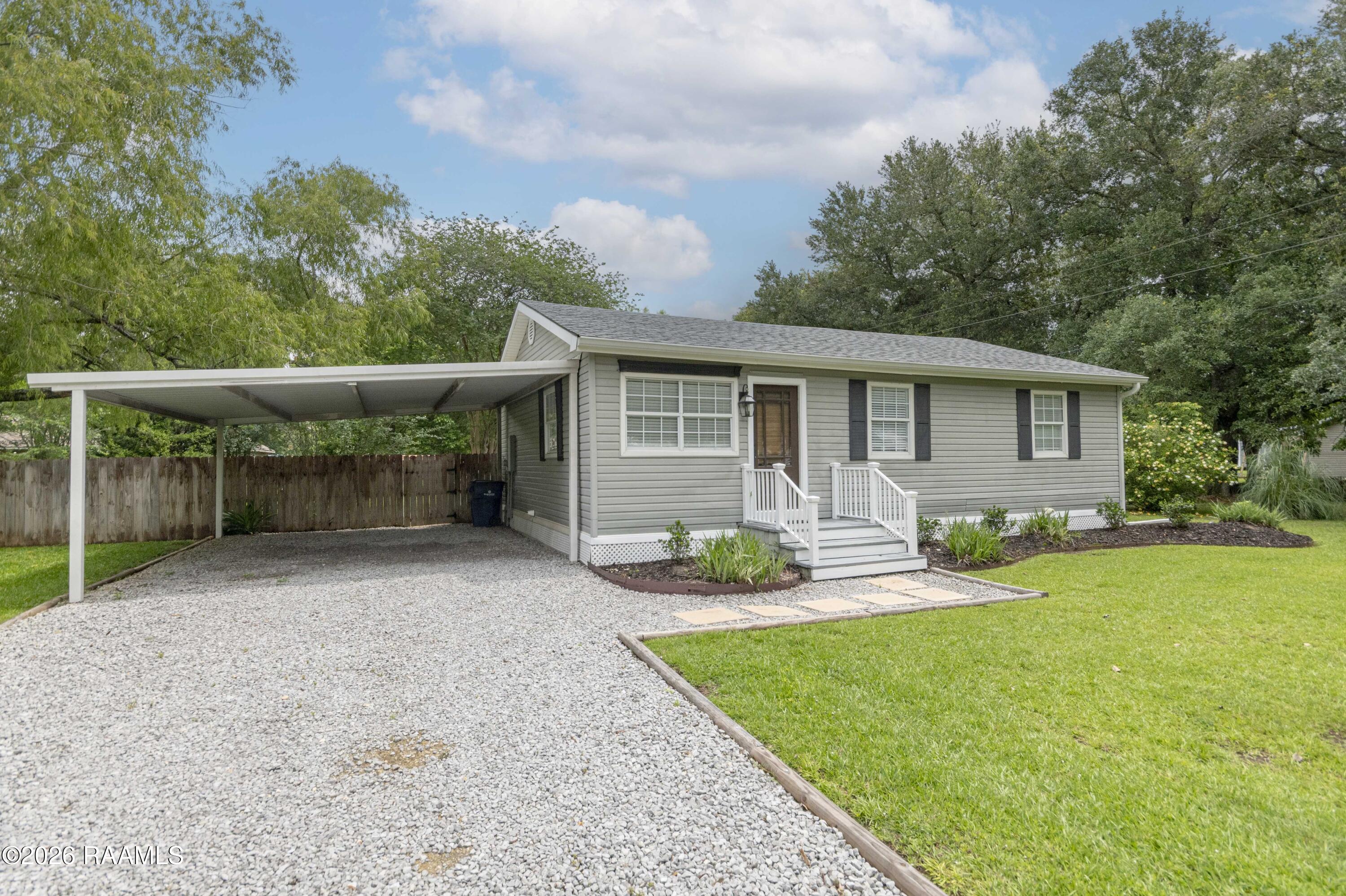 7147 Clyve Road Maurice, LA 70555 - Photo 1 of 33 Front of house