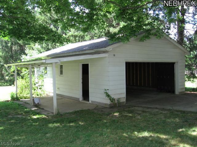 461 Howland Wilson Road Northeast Warren, OH 44484 - Photo 9 of 13 The second garage behind the house - 22' X 30'; concrete drive from road to this garage.