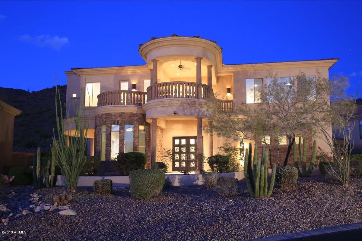 11926 Night-Front View