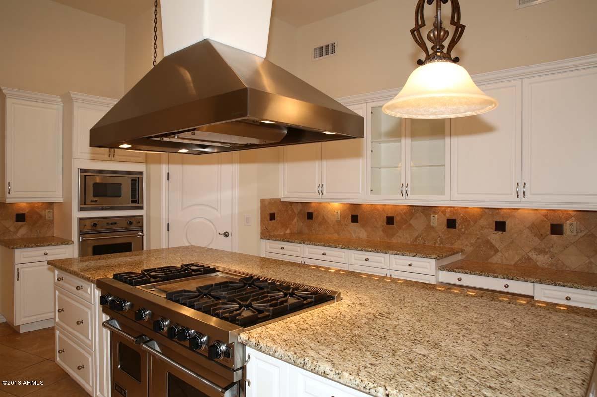 11926 East Desert Trail Road Scottsdale, AZ 85259 - Photo 11 of 35 11926 Kitchen-Viking Range