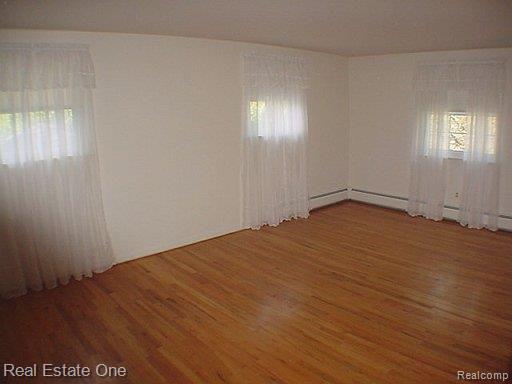 35509 Springvale Street Farmington, MI 48331 - Photo 15 of 25 master bedroom