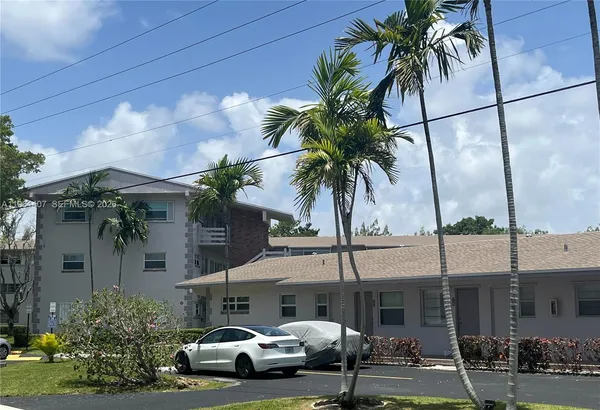 $1,625 | 700 Layne Boulevard, Unit 124, Hallandale Beach, FL 33009