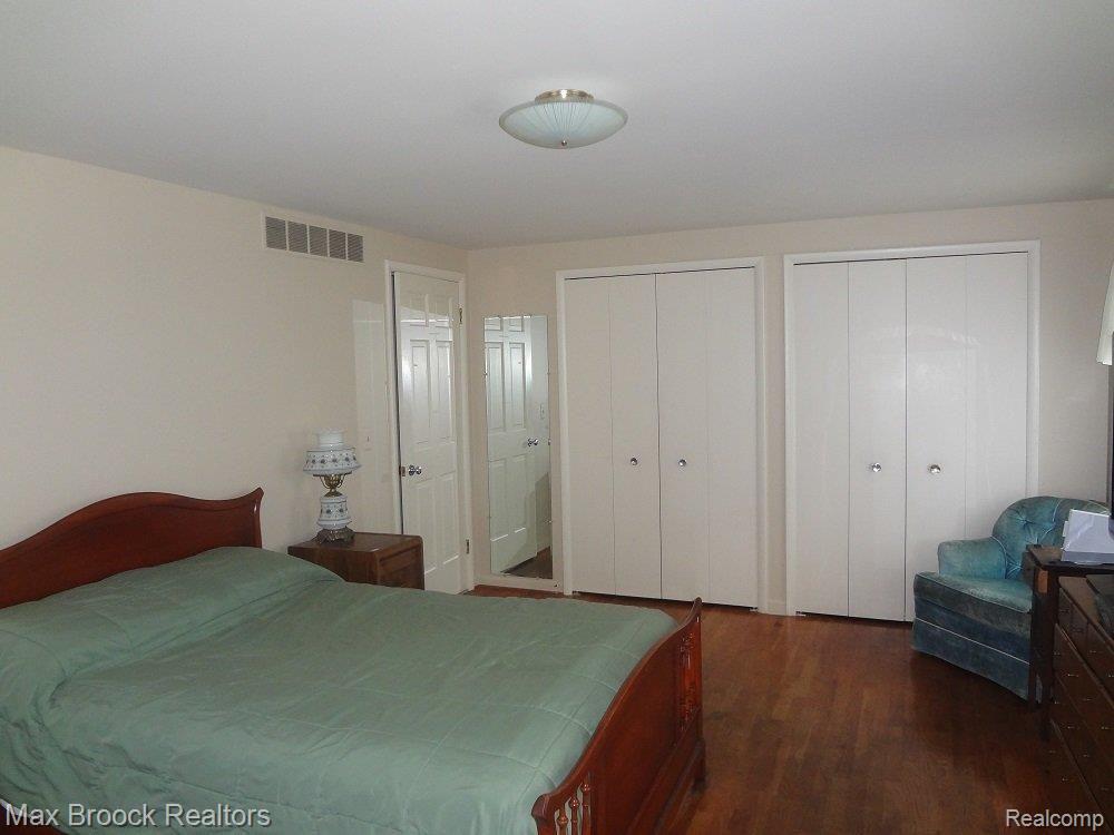 738 Baylor Road Rochester, MI 48309 - Photo 6 of 11 Master Bedroom w/ Double Closets