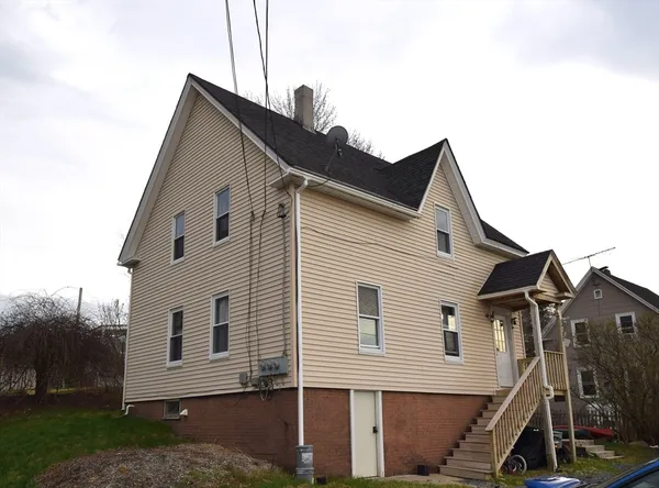 $379,900 | 38 Jannell Court, Epping, NH 03042