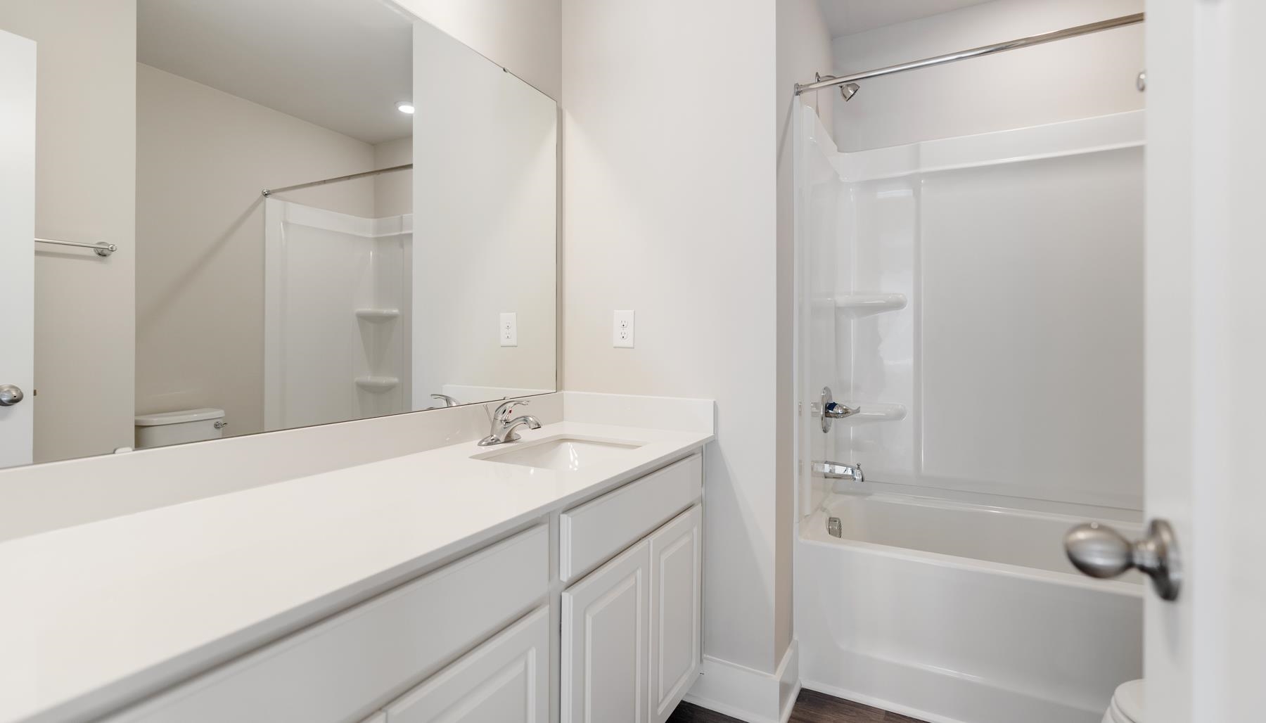 1398 Maplesmith Way Moore, SC 29369 - Photo 16 of 23 Bath