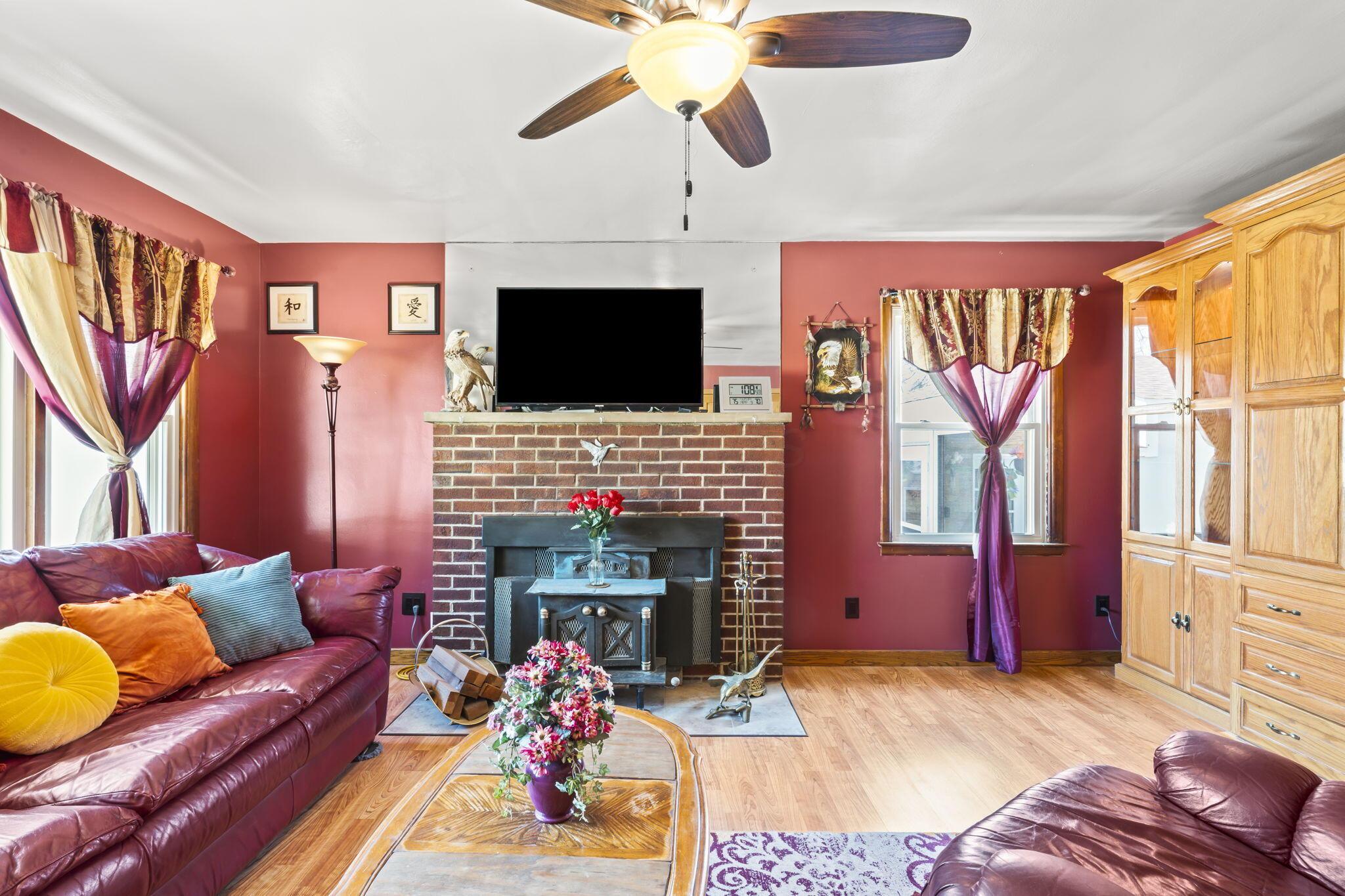 507 Agler Road Columbus, OH 43230 - Photo 12 of 74 Living Room