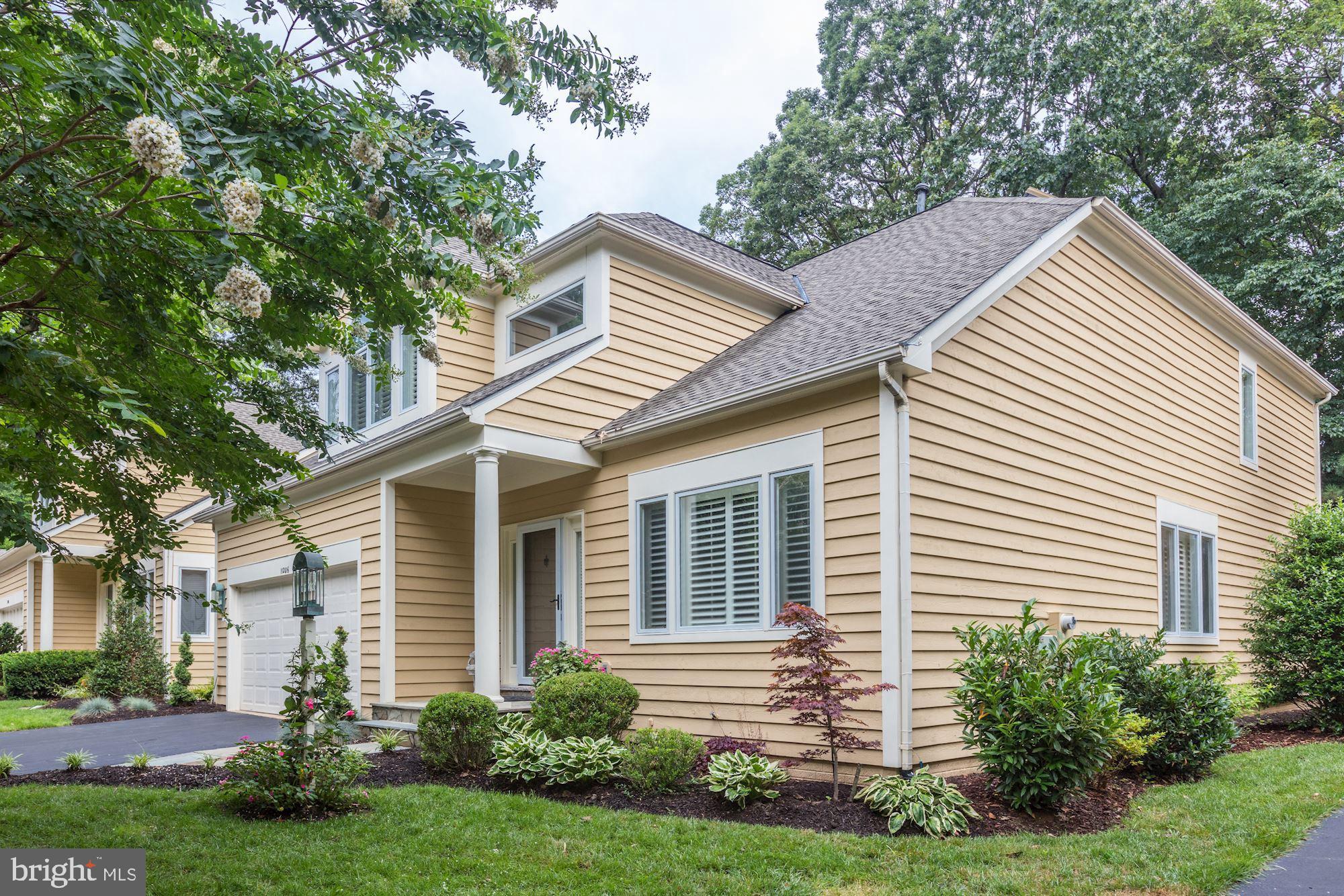 11206 Center Post Court Reston, VA 20194 - Photo 3 of 39