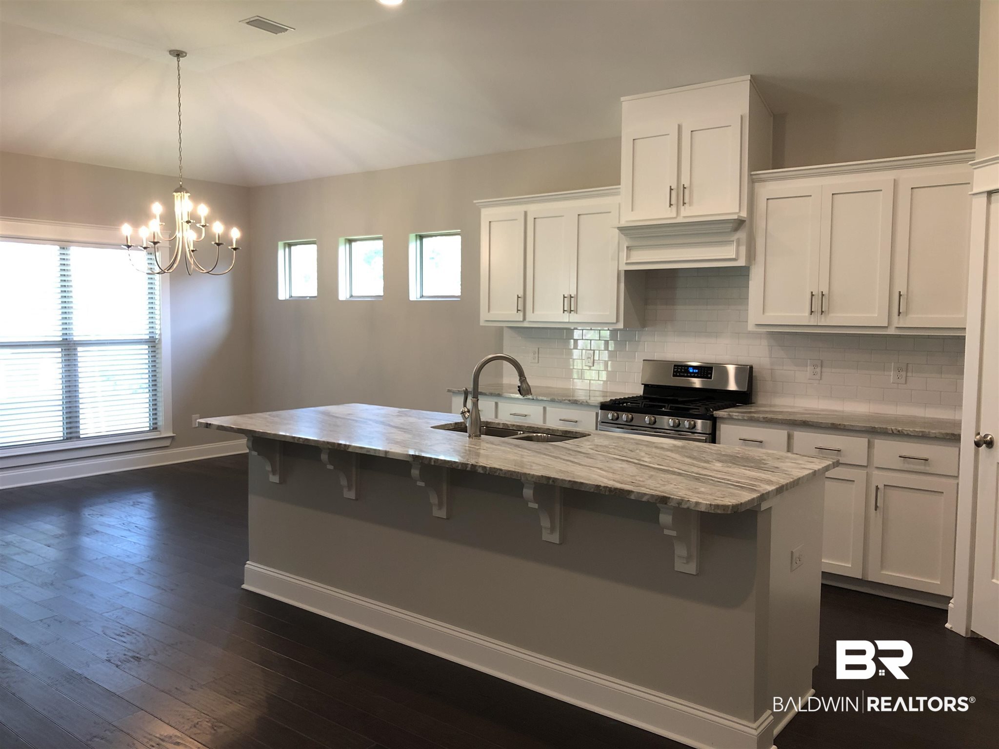 8721 Rosedown Lane Daphne, AL 36526 - Photo 4 of 16 Kitchen w/center island
