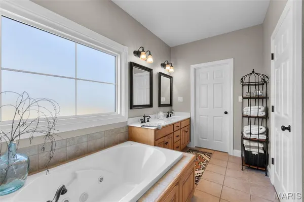 $764,000 | 145 Saddlebrooke Ridge, Jackson, MO 63755