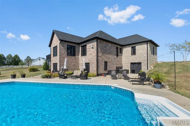 $789,000 | 145 Saddlebrooke Ridge, Jackson, MO 63755