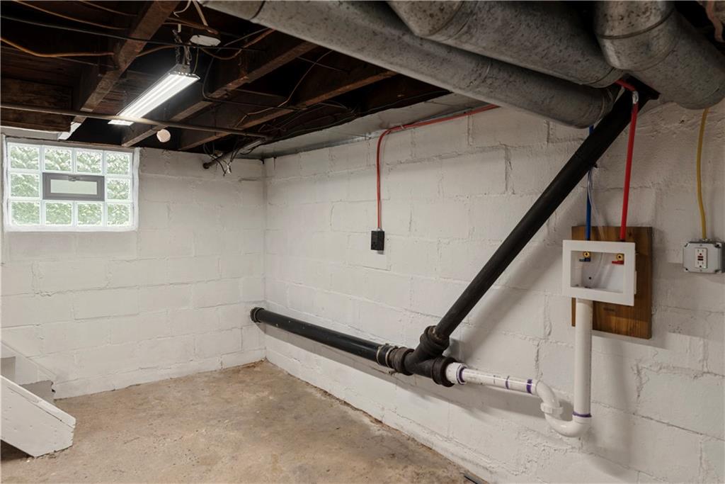 121 Freeport Road Butler, PA 16002 - Photo 31 of 37