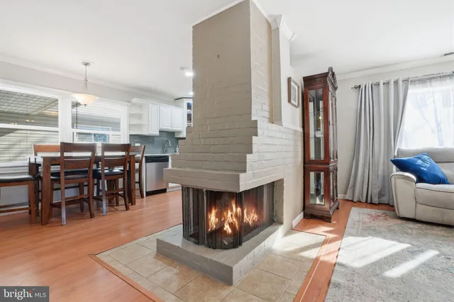 $349,999 | 59 Graystone Lane, Levittown, PA 19055