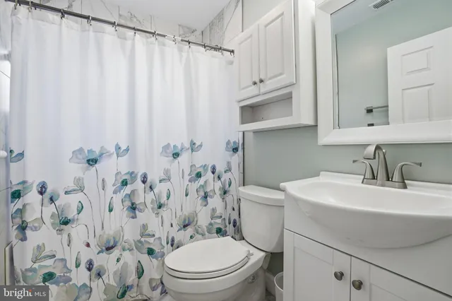 $349,999 | 59 Graystone Lane, Levittown, PA 19055