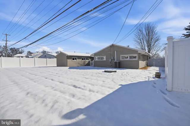 $349,999 | 59 Graystone Lane, Levittown, PA 19055