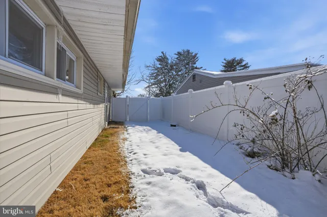 $349,999 | 59 Graystone Lane, Levittown, PA 19055