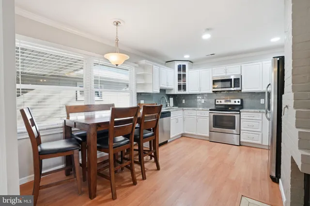 $349,999 | 59 Graystone Lane, Levittown, PA 19055