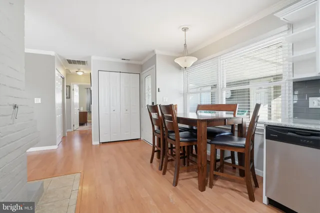 $349,999 | 59 Graystone Lane, Levittown, PA 19055