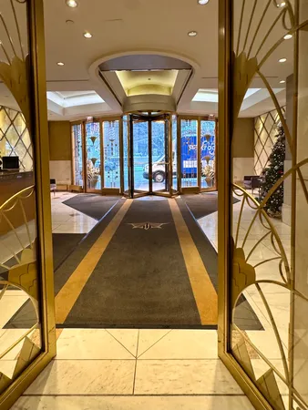 $688,000 | 111 East Chestnut Street, Unit 17K, Chicago, IL 60611