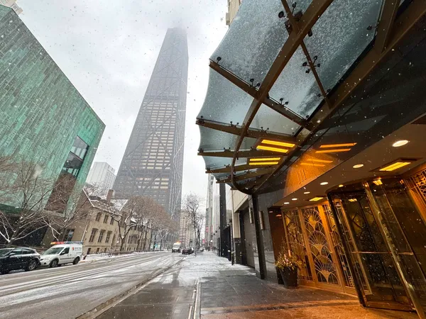 $688,000 | 111 East Chestnut Street, Unit 17K, Chicago, IL 60611