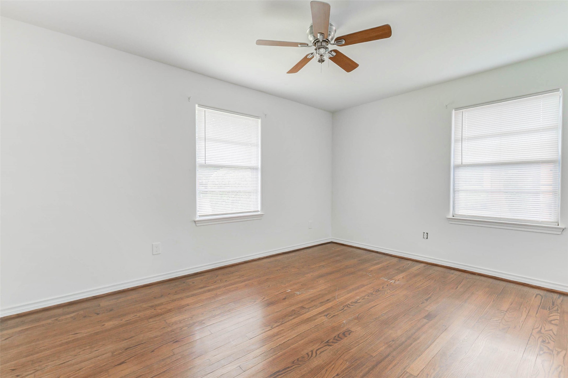 230 Bizerte Street Houston, TX 77022 - Photo 15 of 34