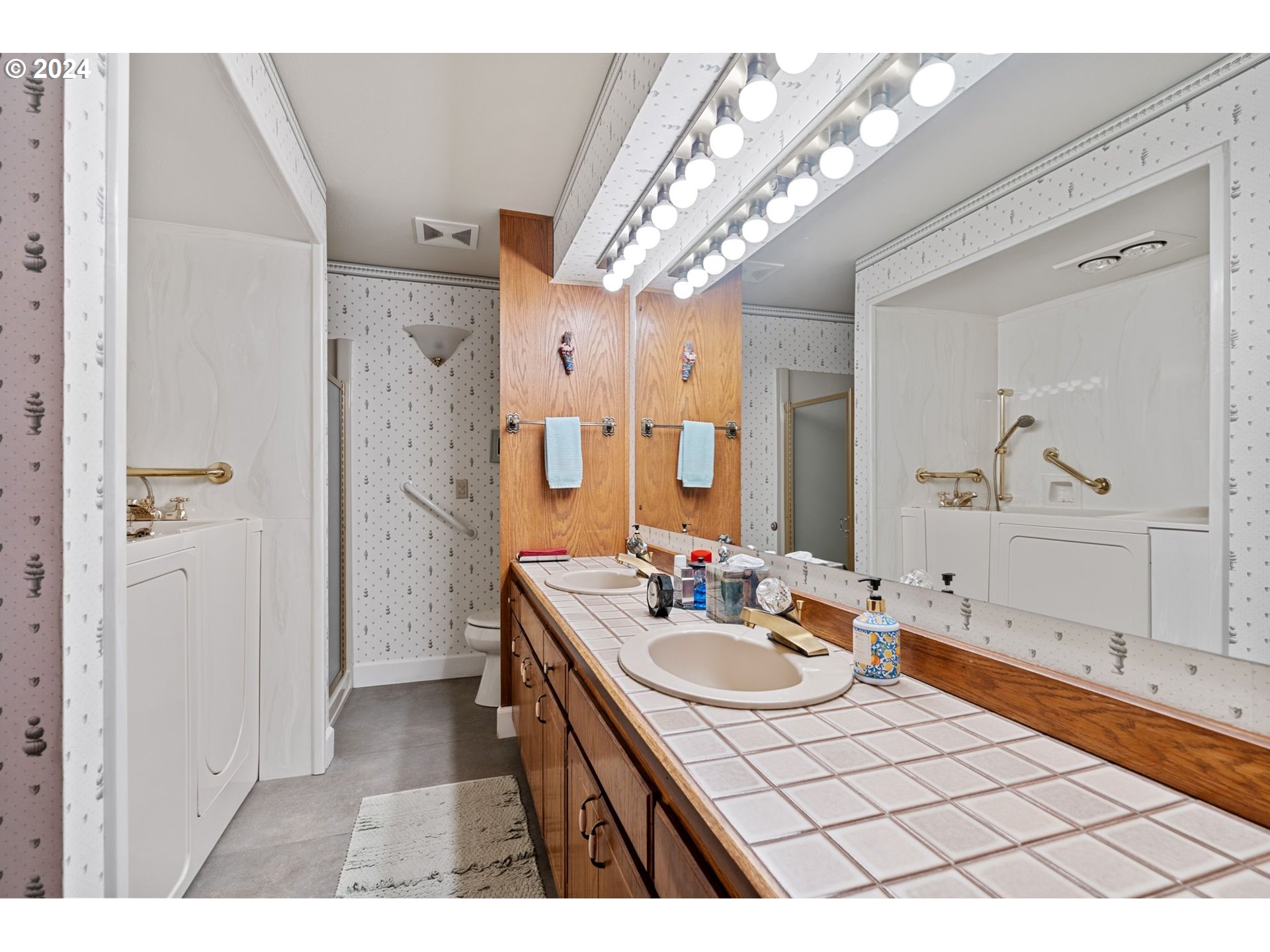 1038 Northwest 12th Street, Unit C Pendleton, OR 97801 - Photo 16 of 30