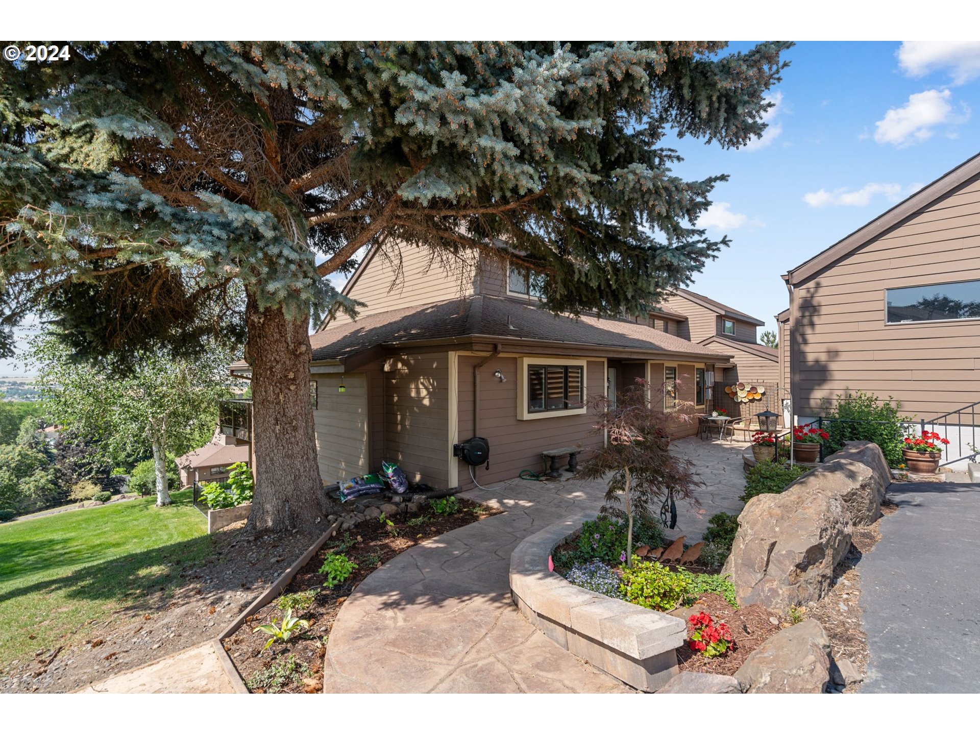 1038 Northwest 12th Street, Unit C Pendleton, OR 97801 - Photo 2 of 30