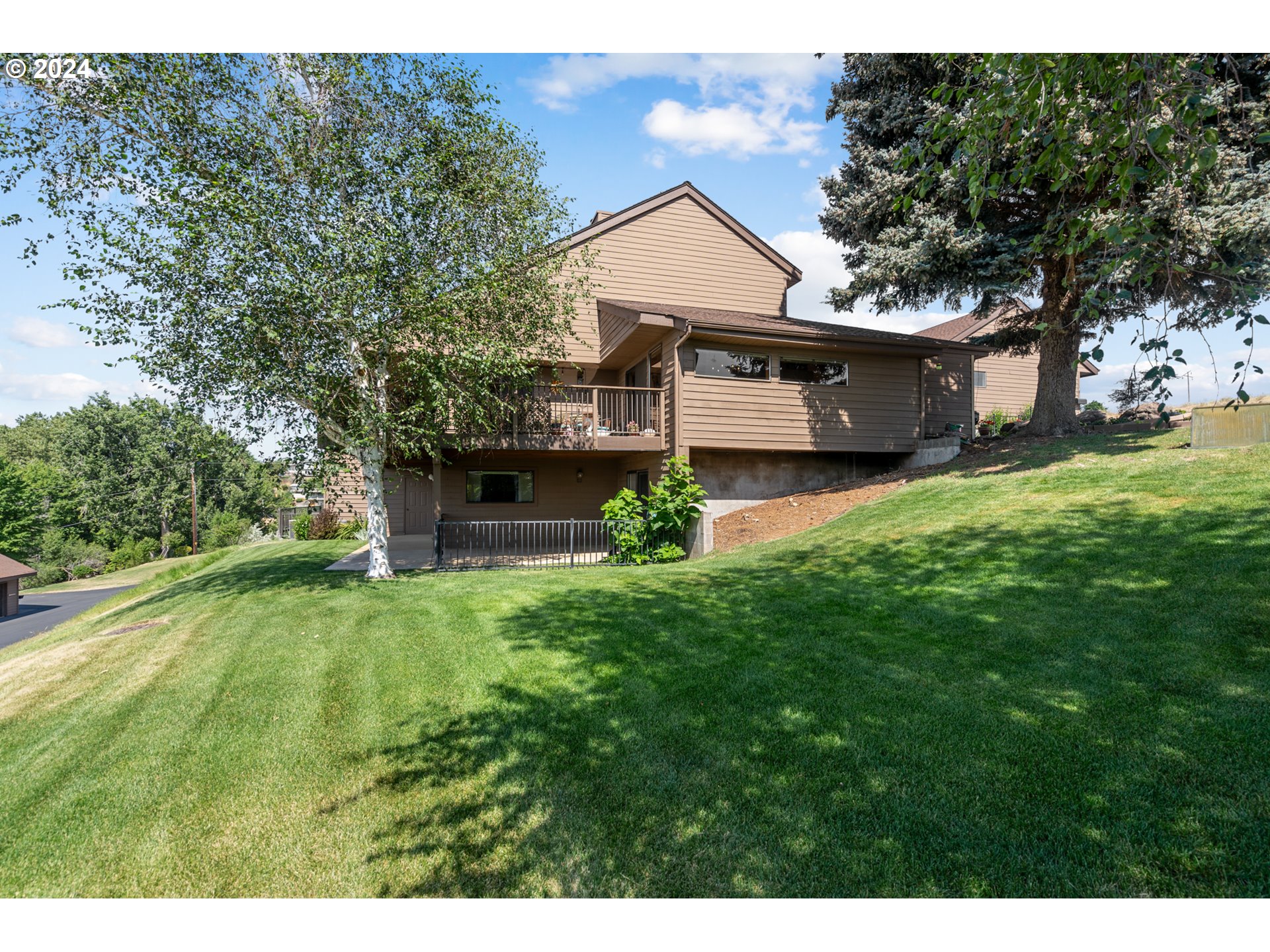 1038 Northwest 12th Street, Unit C Pendleton, OR 97801 - Photo 3 of 30