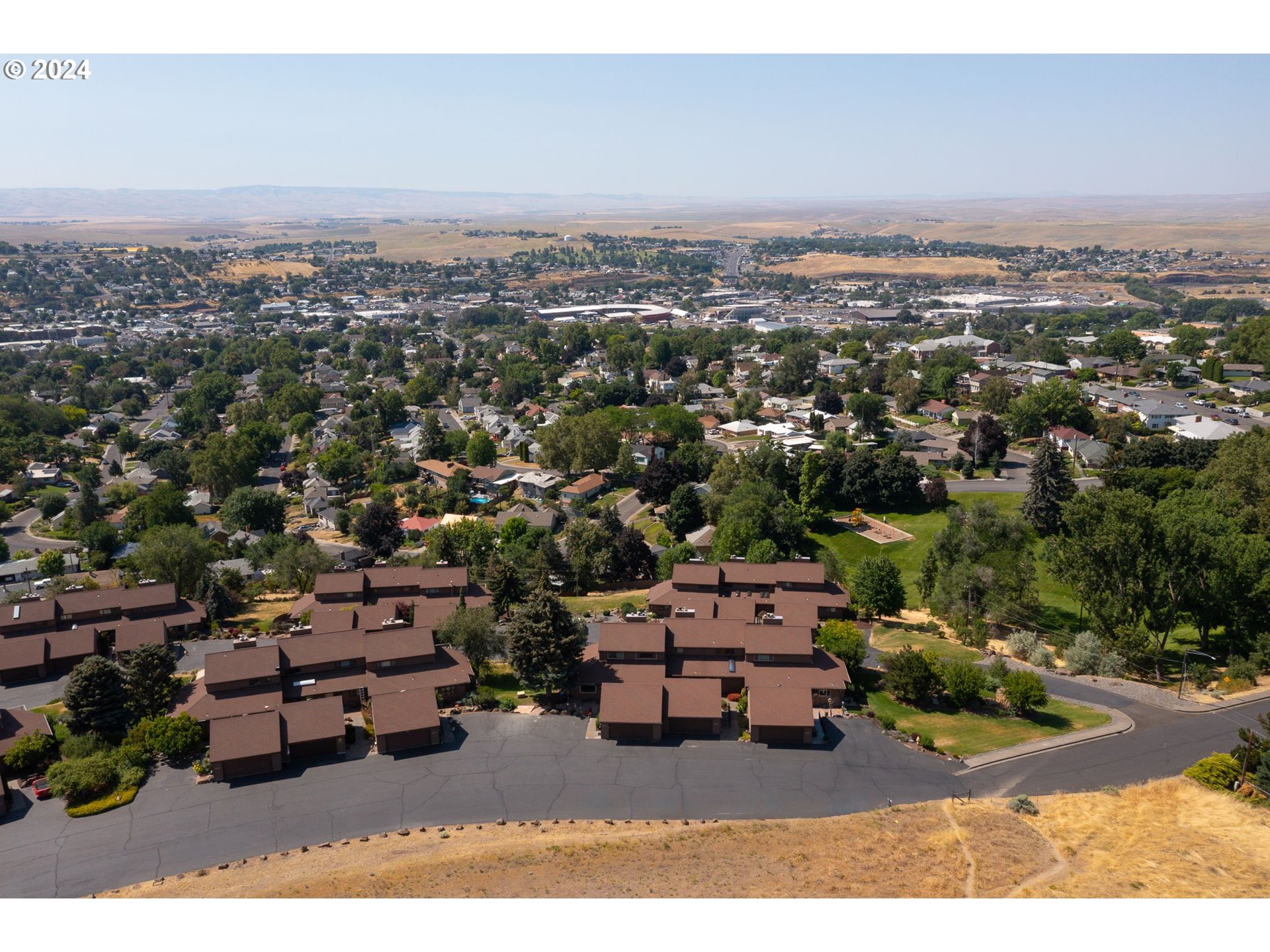 1038 Northwest 12th Street, Unit C Pendleton, OR 97801 - Photo 4 of 30