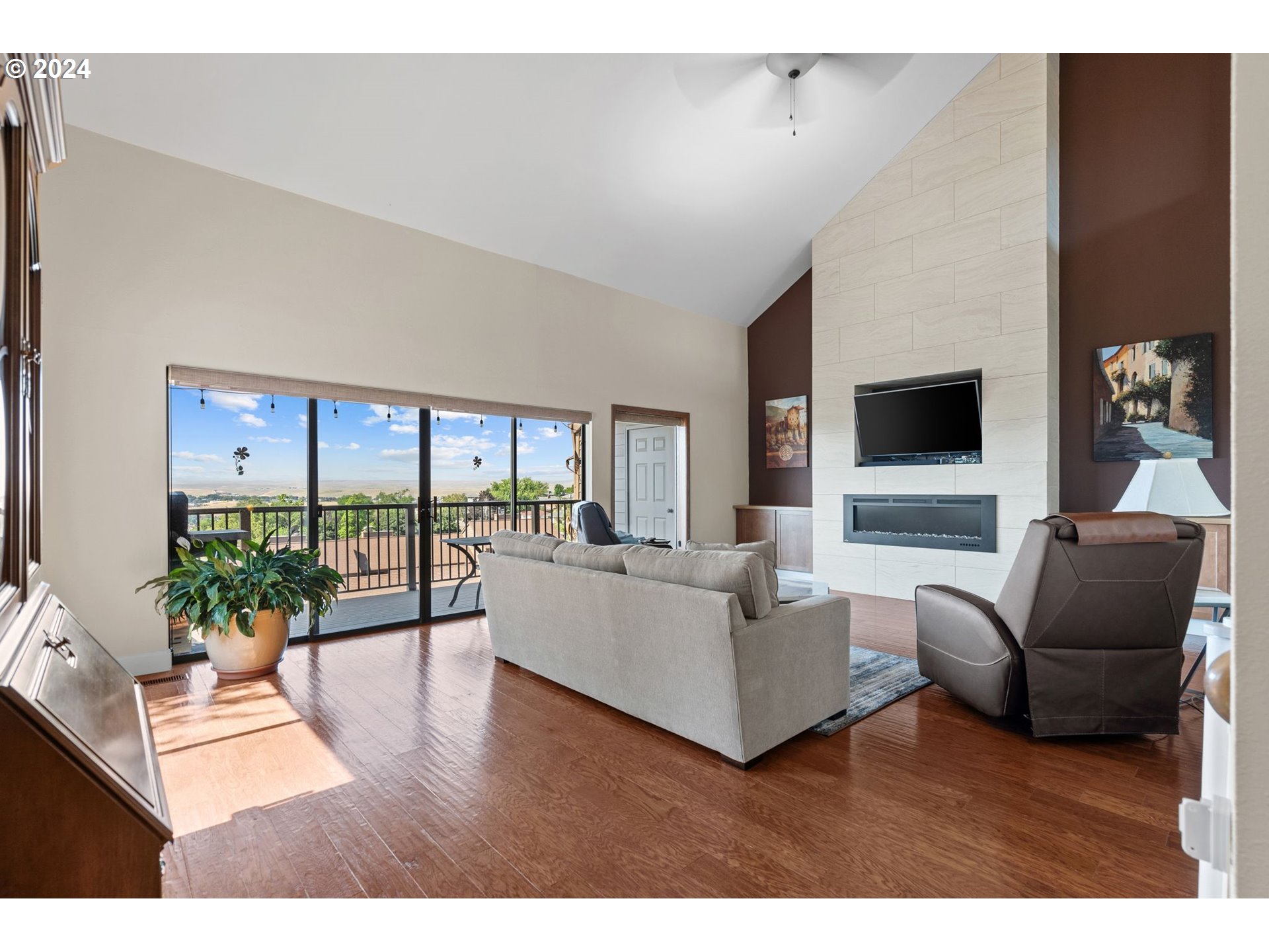 1038 Northwest 12th Street, Unit C Pendleton, OR 97801 - Photo 6 of 30