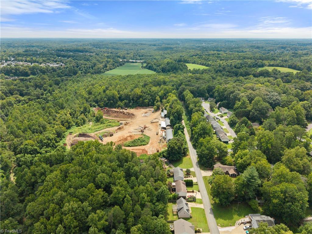 955 Valleystream Road Winston-Salem, NC 27104 - Photo 6 of 19 Gallery Image 6