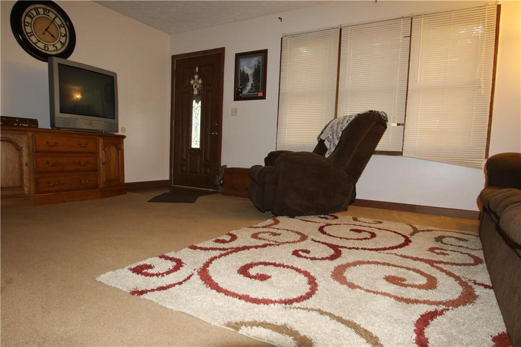 729 Sprenger Road Seymour, IN 47274 - Photo 13 of 41 Gallery Image 13