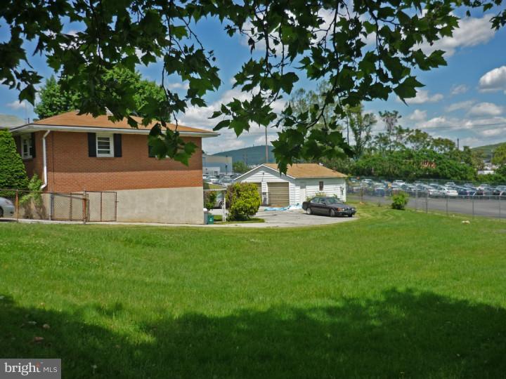 131 Hancock Boulevard Reading, PA 19607 - Photo 3 of 11 Exterior Side