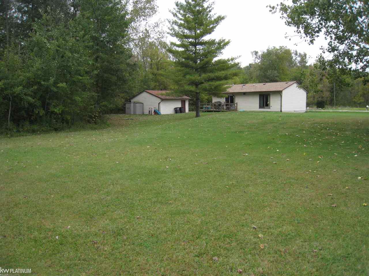4292 Wall Road Port Huron, MI 48060 - Photo 5 of 20