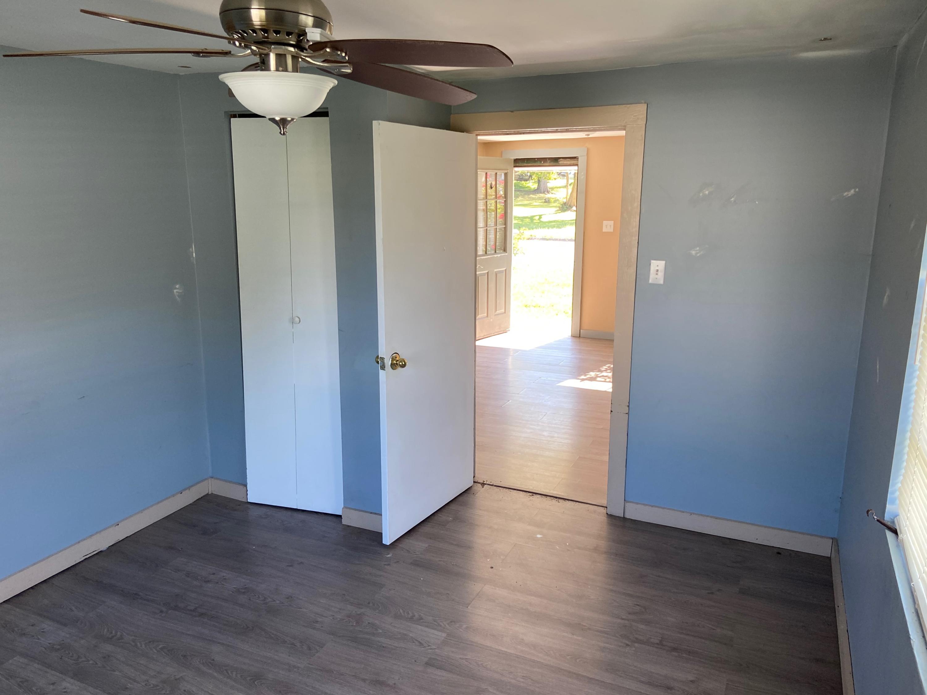 269 Badgett Street Alcoa, TN 37701 - Photo 5 of 11 263 Badgett St bedroom #1