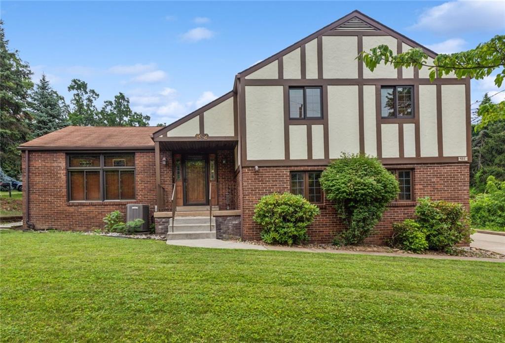 982 Braddock Road Pittsburgh, PA 15221 - Photo 2 of 2 Gallery Image 2