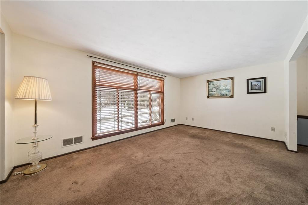 982 Braddock Road Pittsburgh, PA 15221 - Photo 4 of 32 an empty room with windows