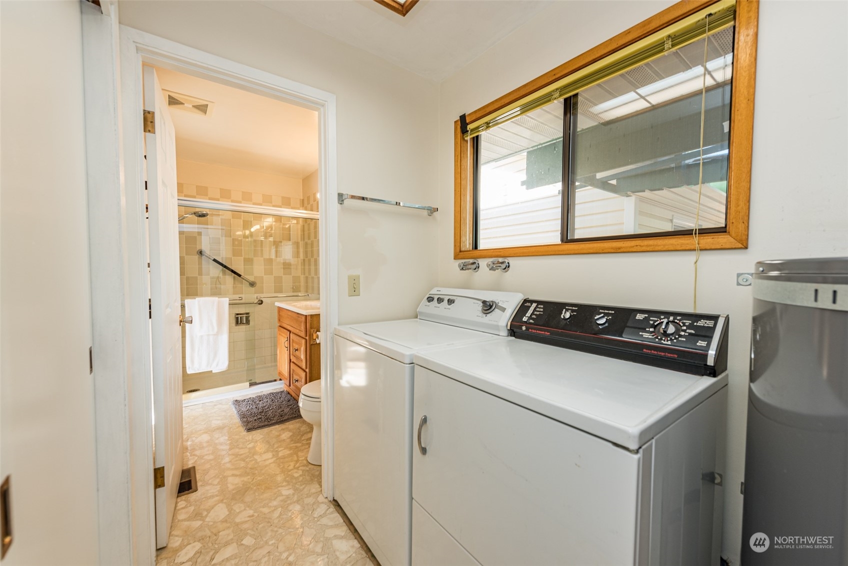 126 Hogans Vista Sequim, WA 98382 - Photo 21 of 40 a utility room with dryer and washer
